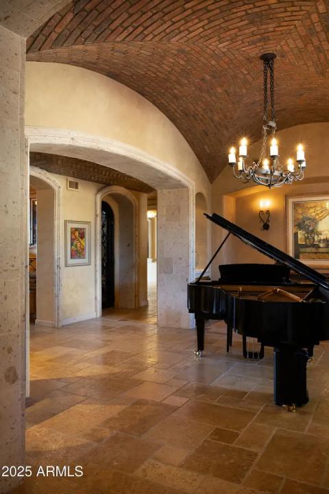 Real Estate Picture 49