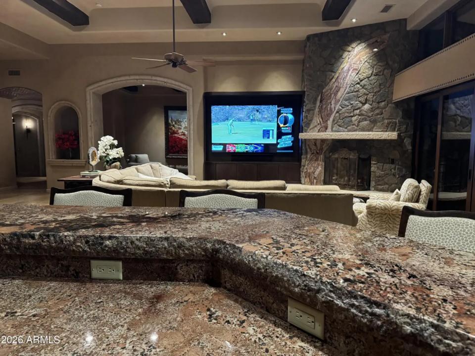 Real Estate Picture 6