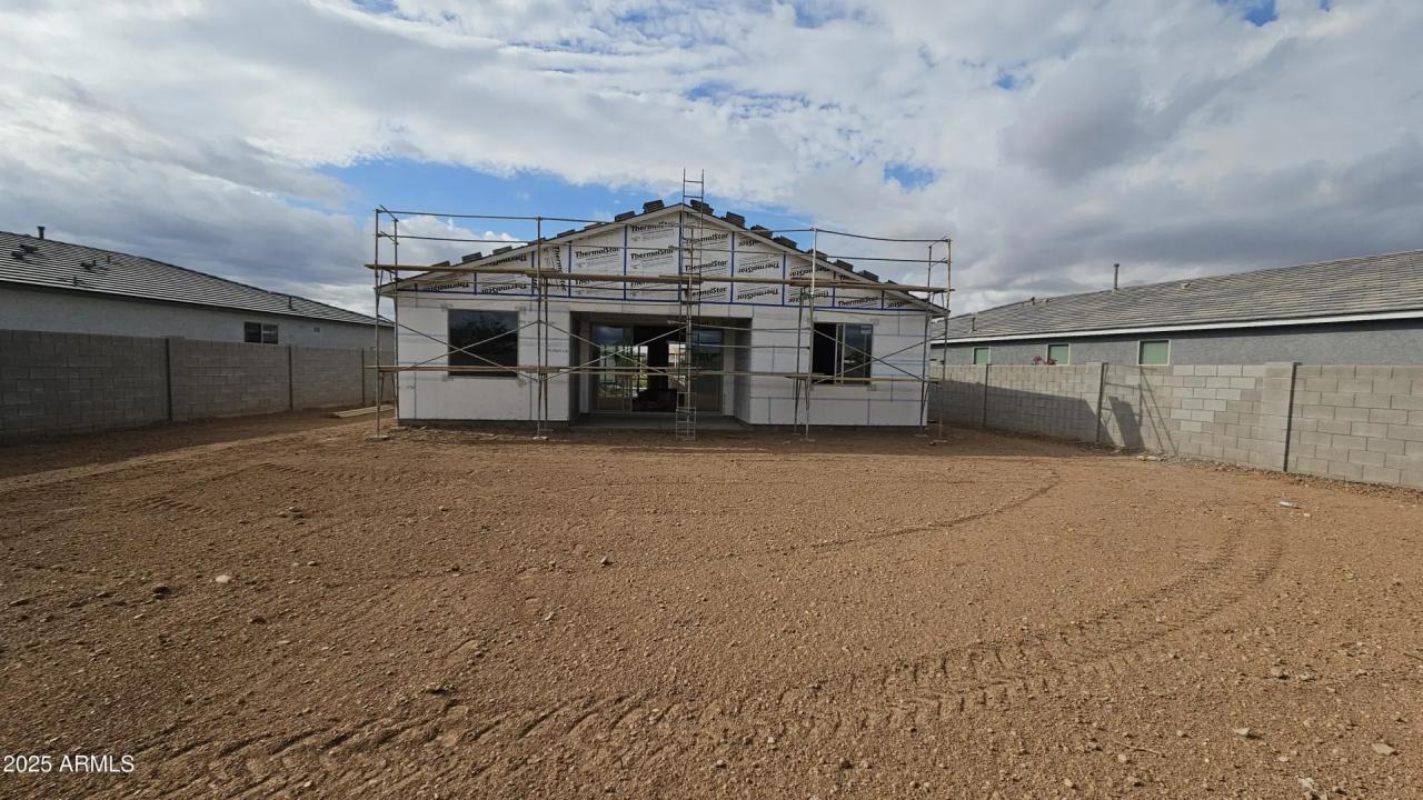 Real Estate Picture 7