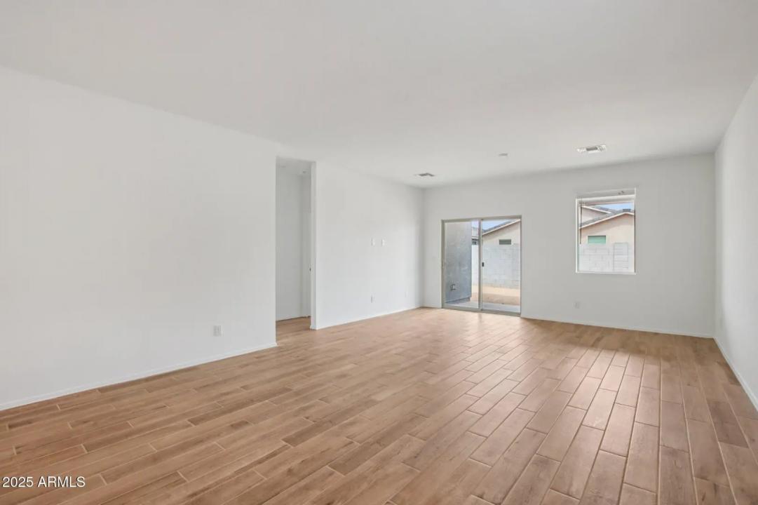 Real Estate Picture 5