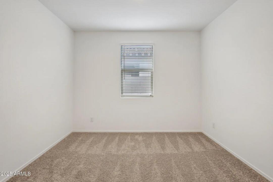 Real Estate Picture 17