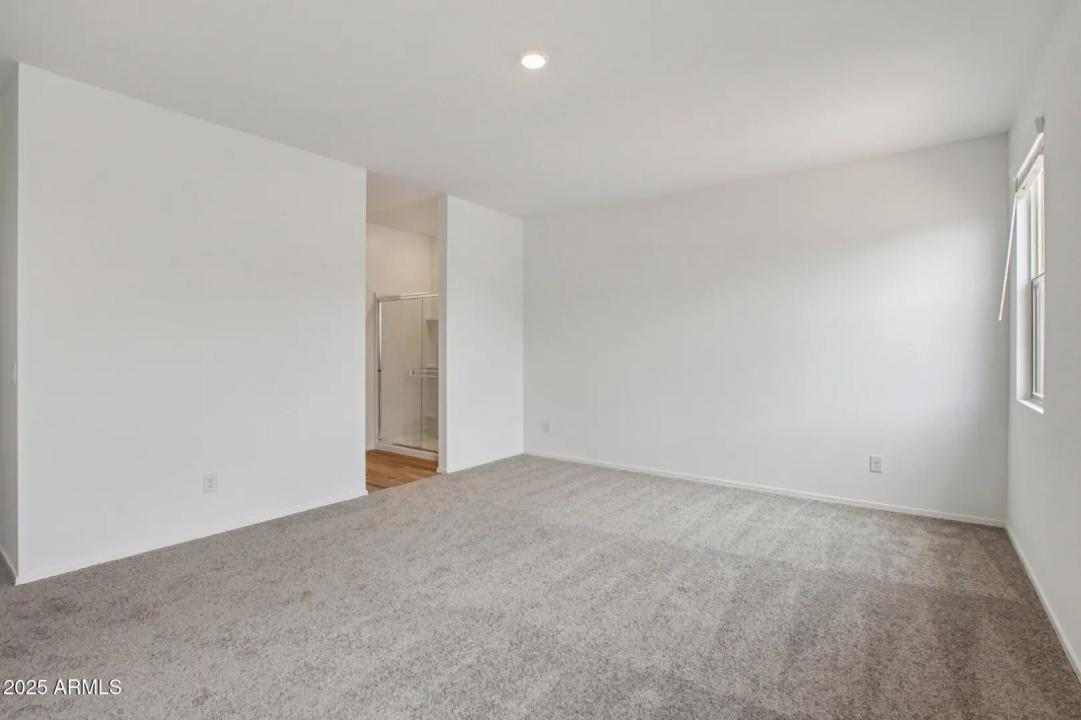 Real Estate Picture 23