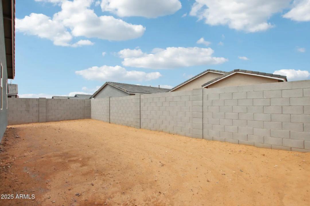 Real Estate Picture 30