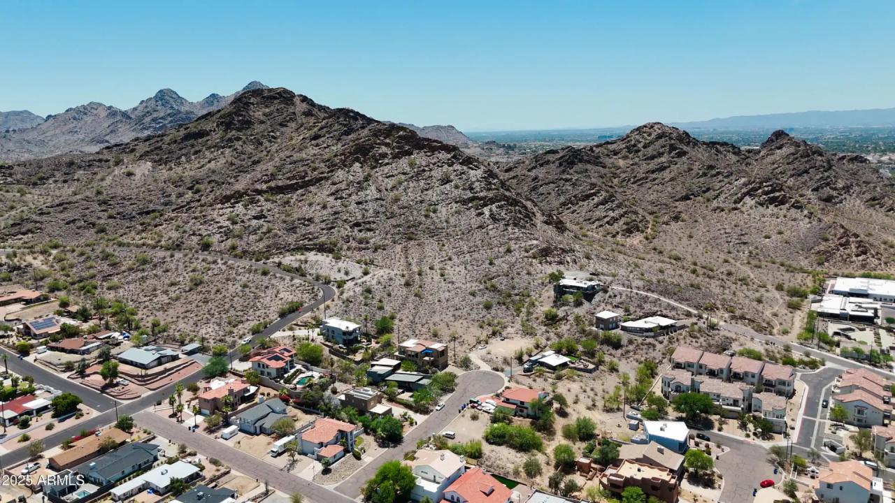 Real Estate Picture 3