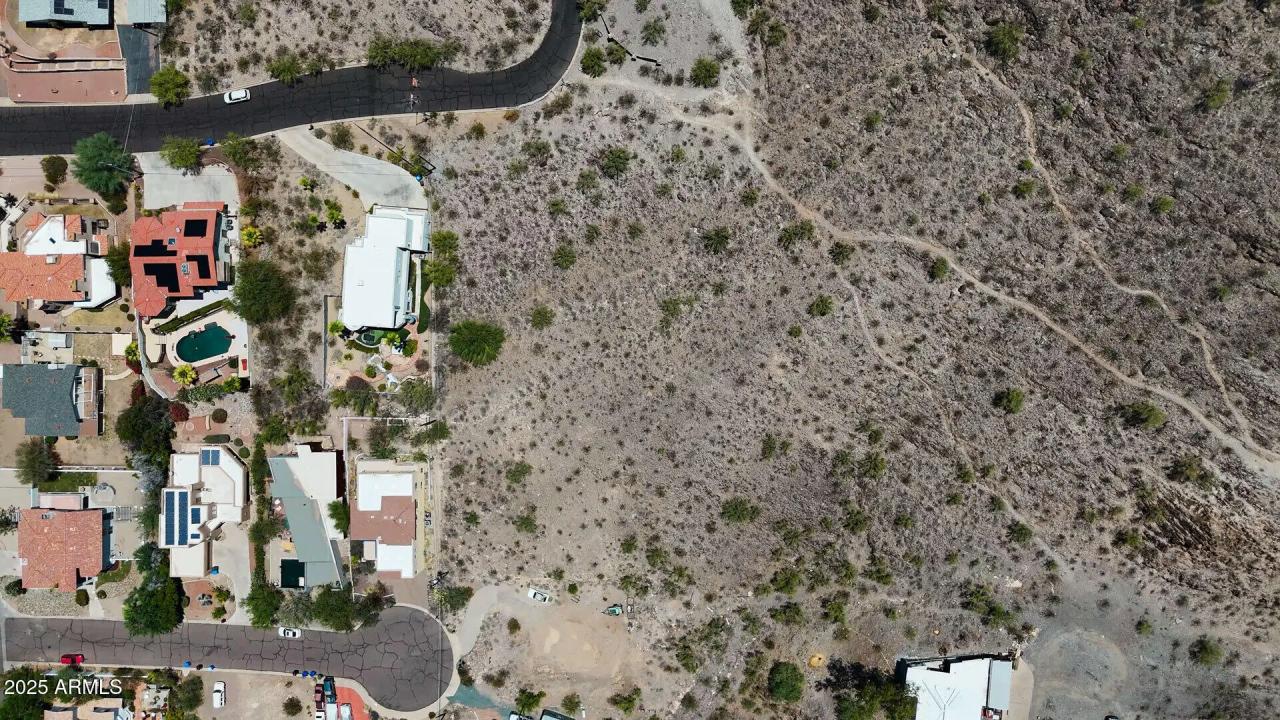 Real Estate Picture 6