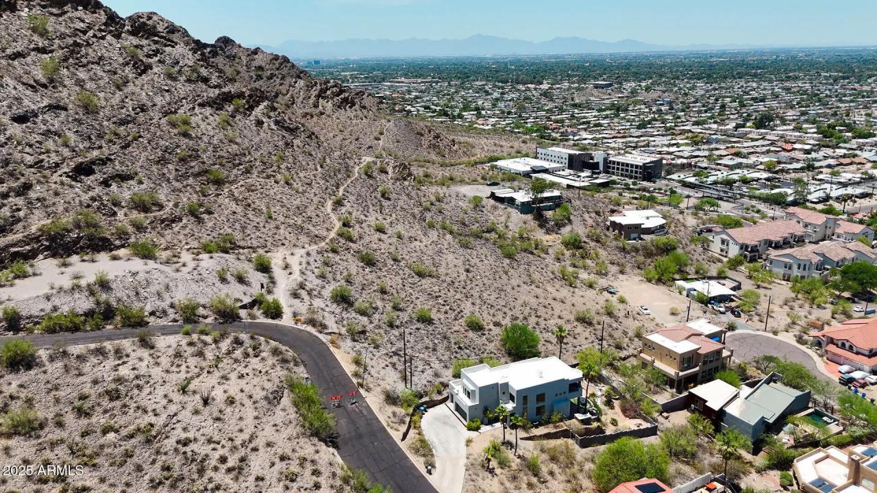 Real Estate Picture 7