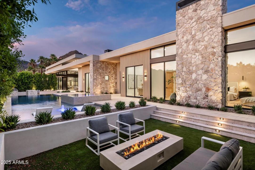 Real Estate Picture 4