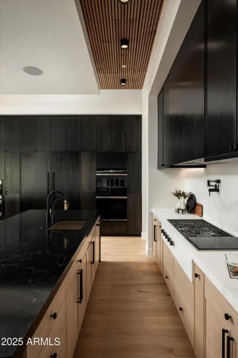 Real Estate Picture 8