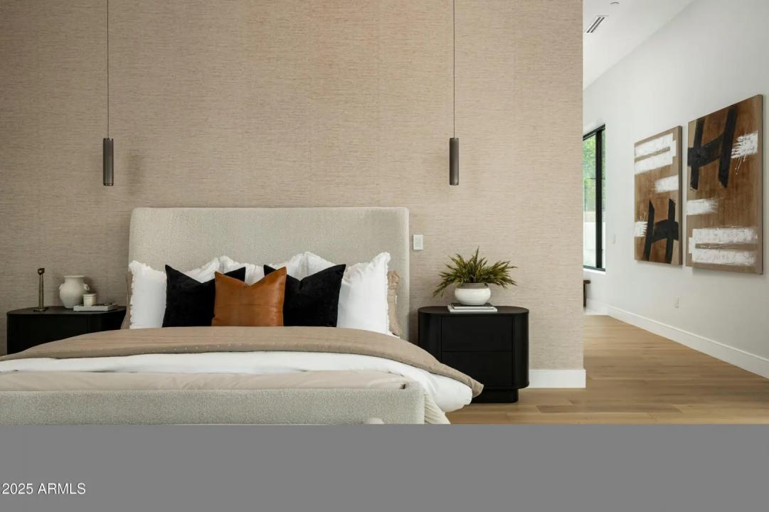 Real Estate Picture 18