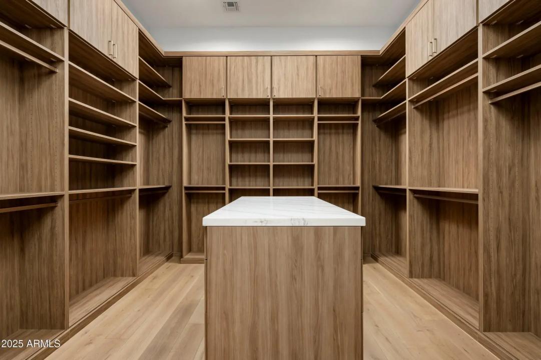 Real Estate Picture 20