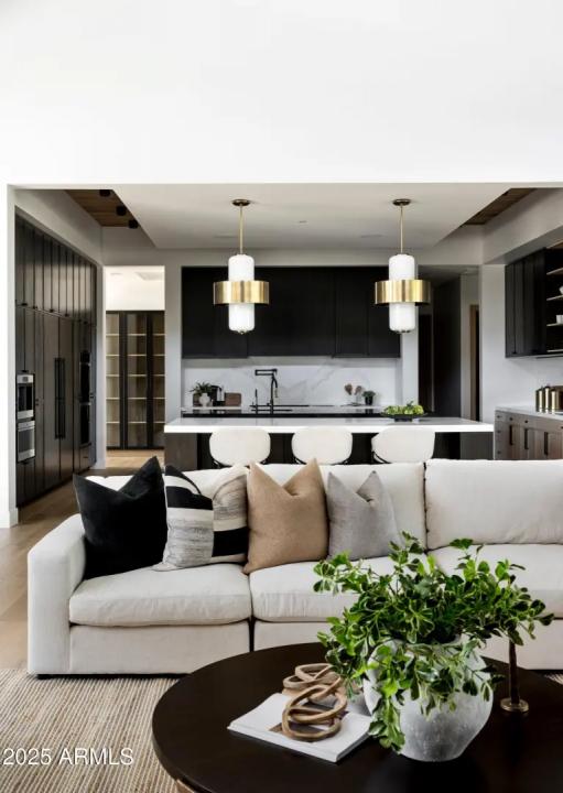 Real Estate Picture 5