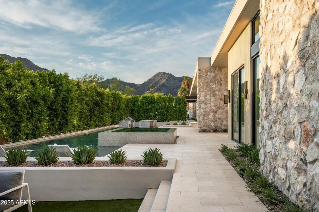 Real Estate Picture 42