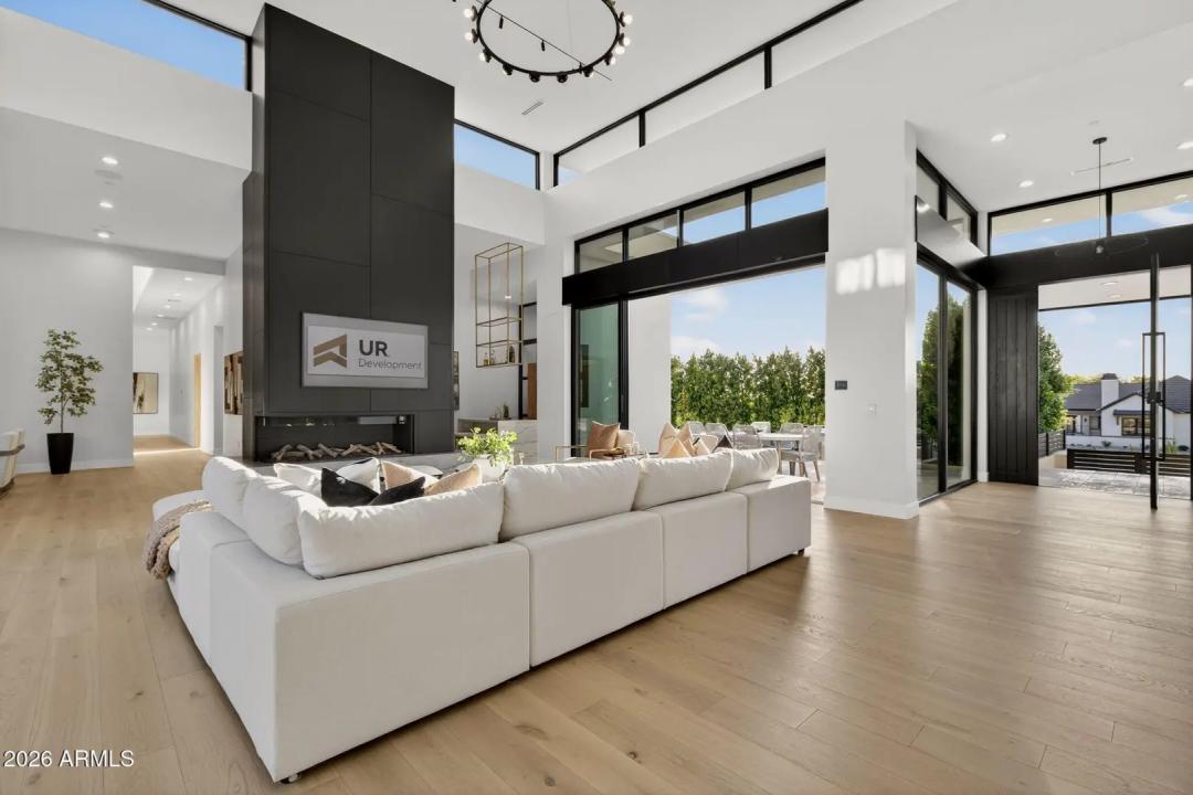 Real Estate Picture 3