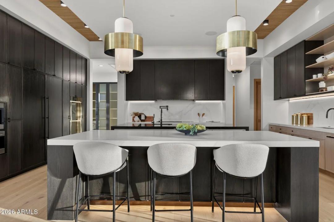 Real Estate Picture 7