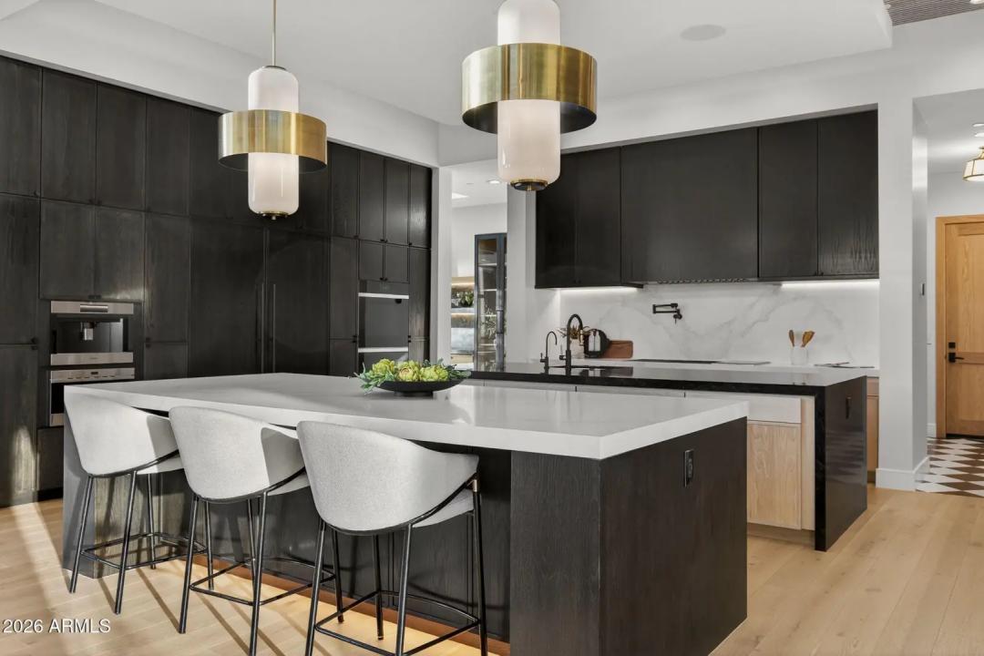 Real Estate Picture 6