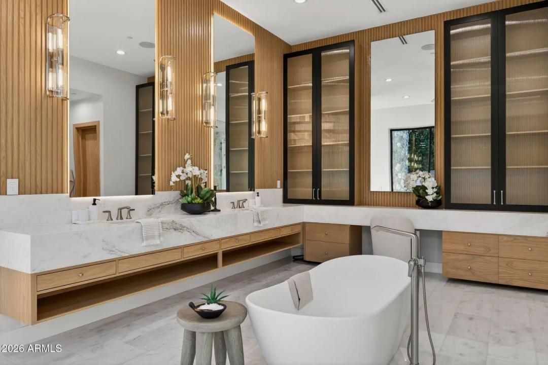 Real Estate Picture 15