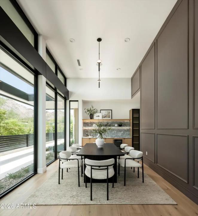 Real Estate Picture 8