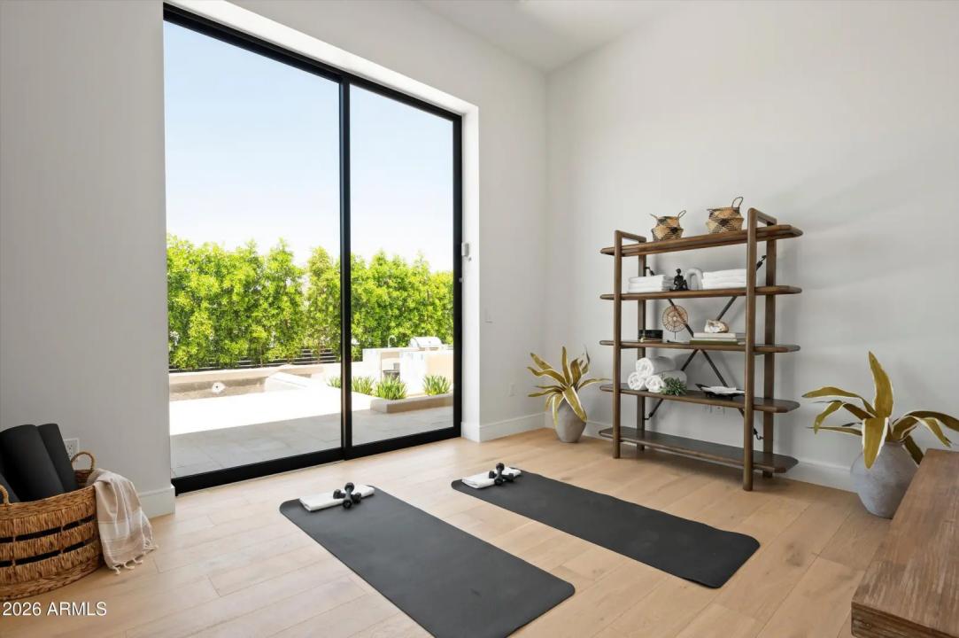 Real Estate Picture 17