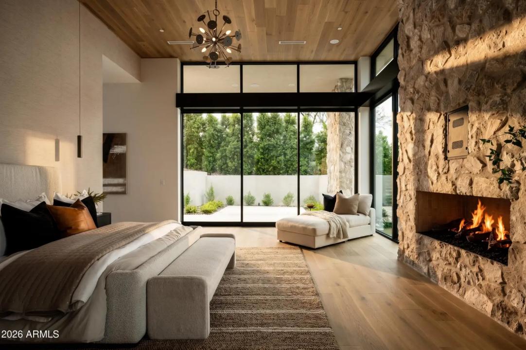 Real Estate Picture 12
