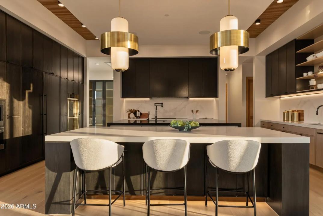 Real Estate Picture 10