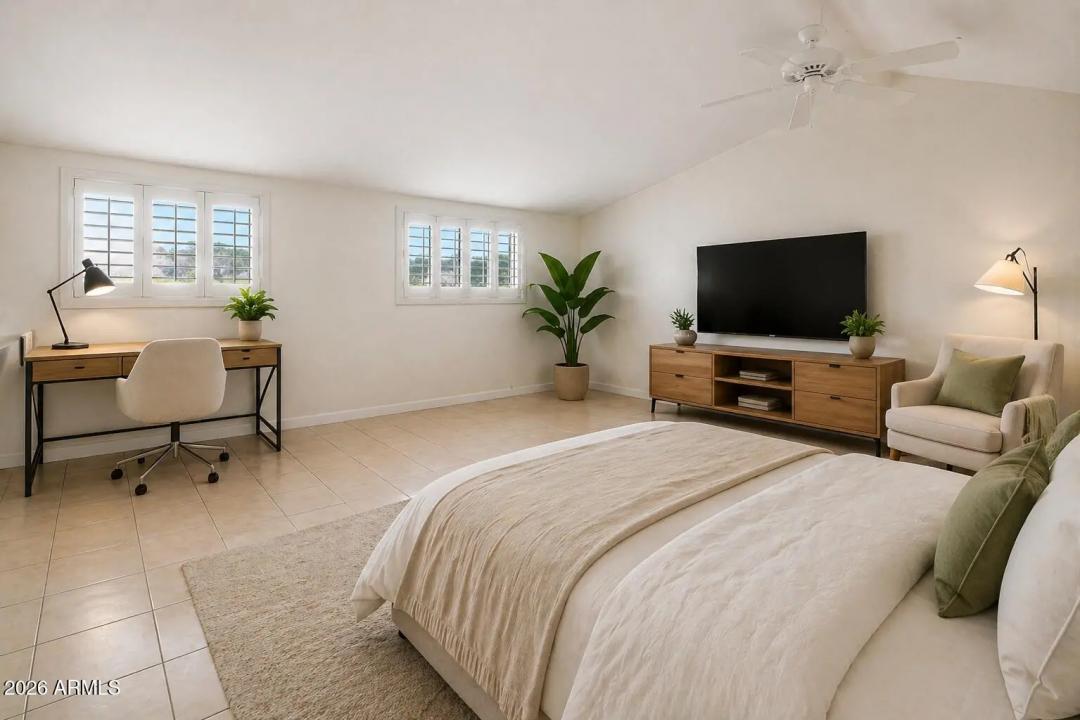 Real Estate Picture 4