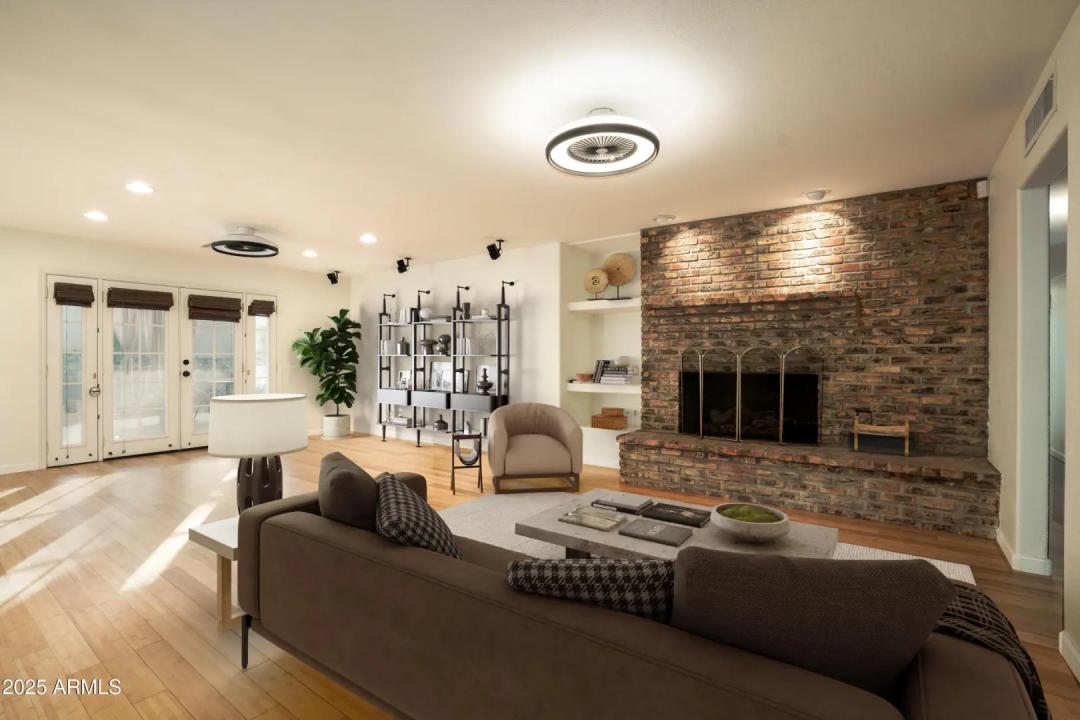 Real Estate Picture 14