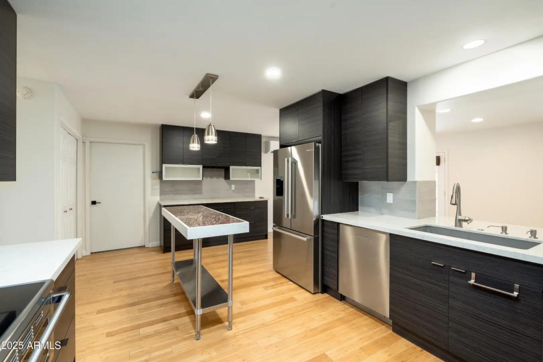 Real Estate Picture 6