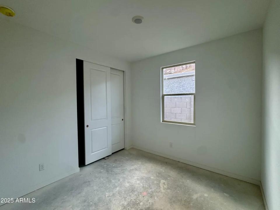 Real Estate Picture 5