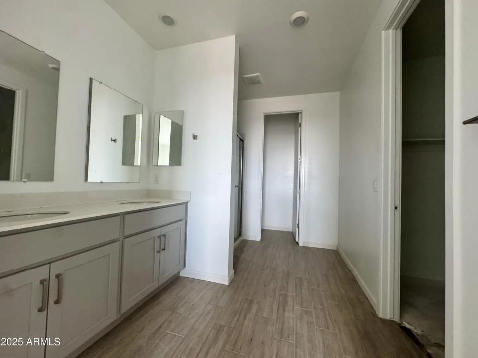 Real Estate Picture 10