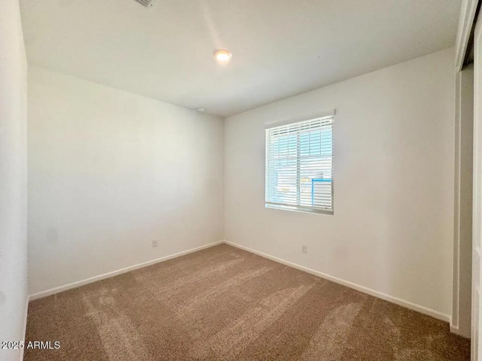 Real Estate Picture 3