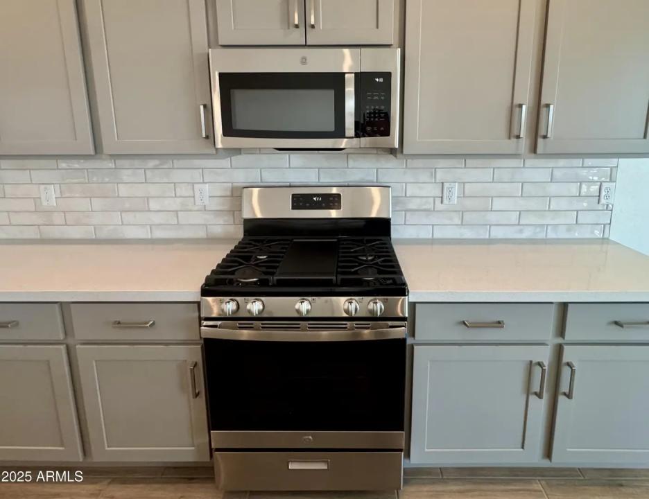 Real Estate Picture 9