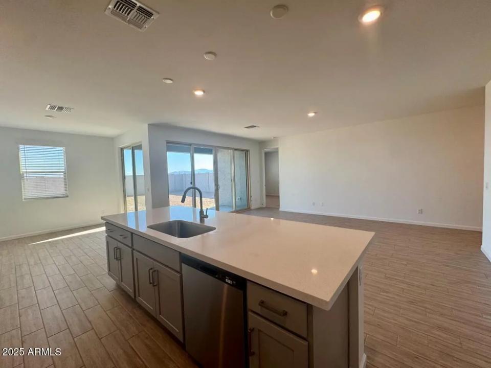 Real Estate Picture 10