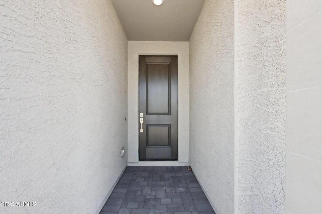 Real Estate Picture 4