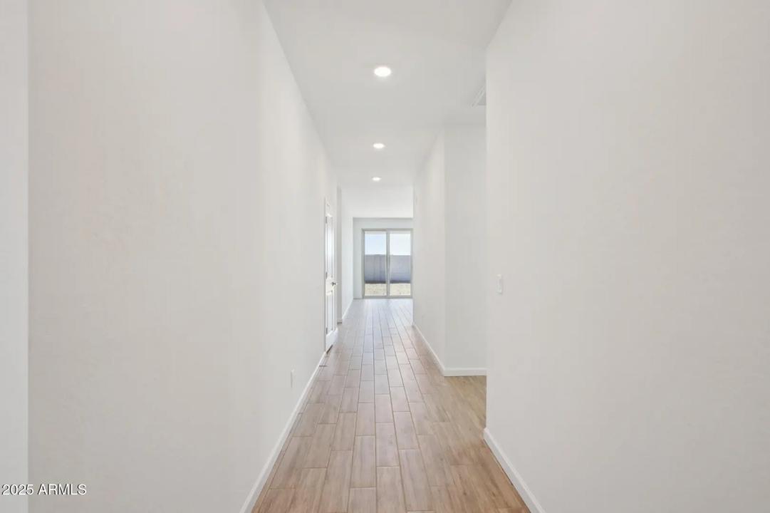 Real Estate Picture 5