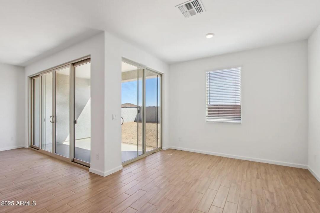 Real Estate Picture 6