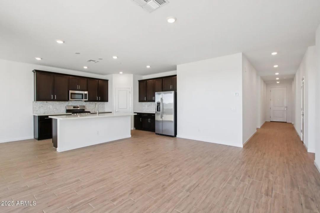 Real Estate Picture 8