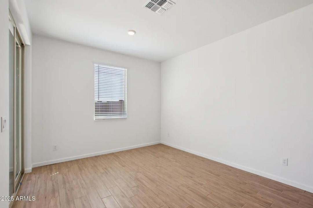 Real Estate Picture 11