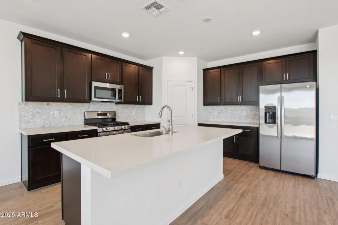 Real Estate Picture 13