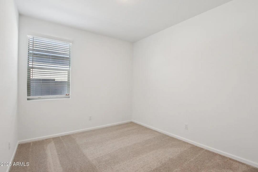 Real Estate Picture 17