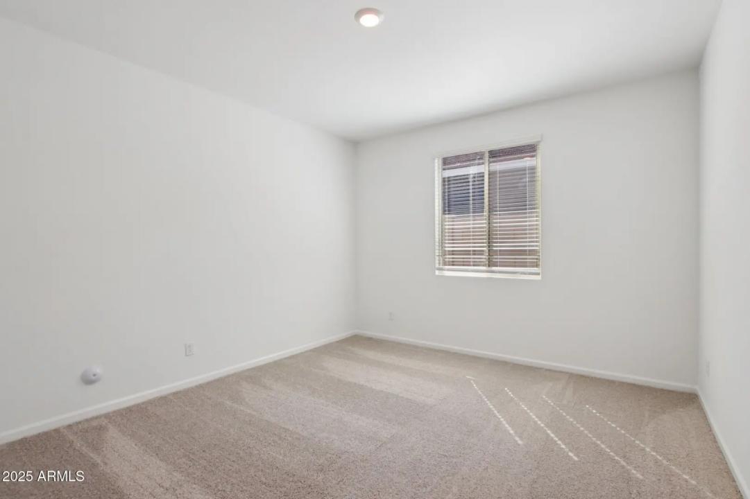 Real Estate Picture 24