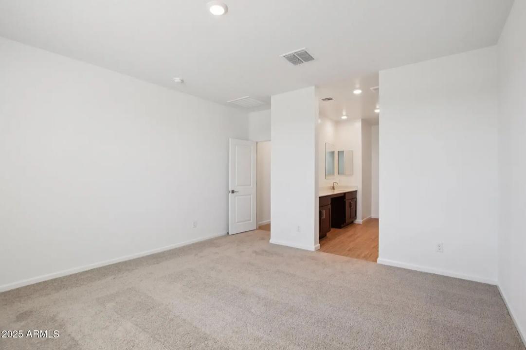 Real Estate Picture 27