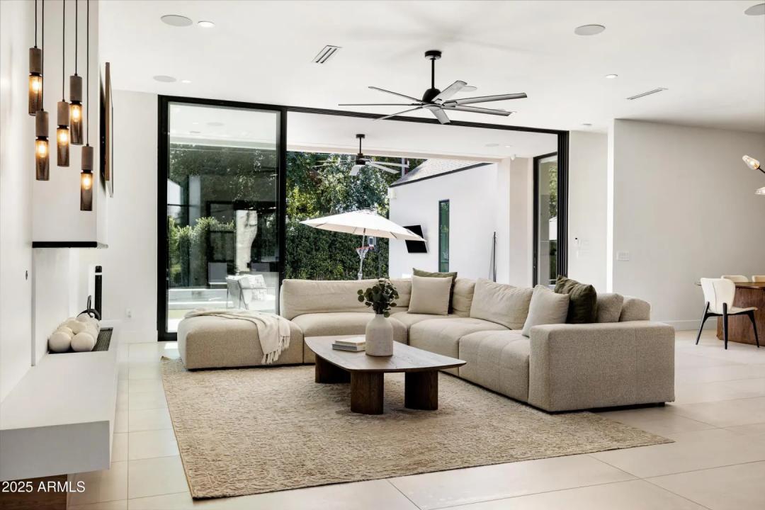 Real Estate Picture 10