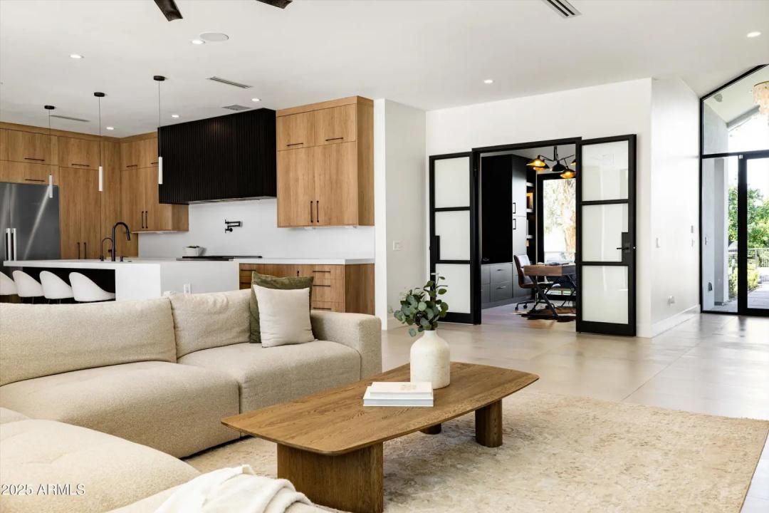 Real Estate Picture 12