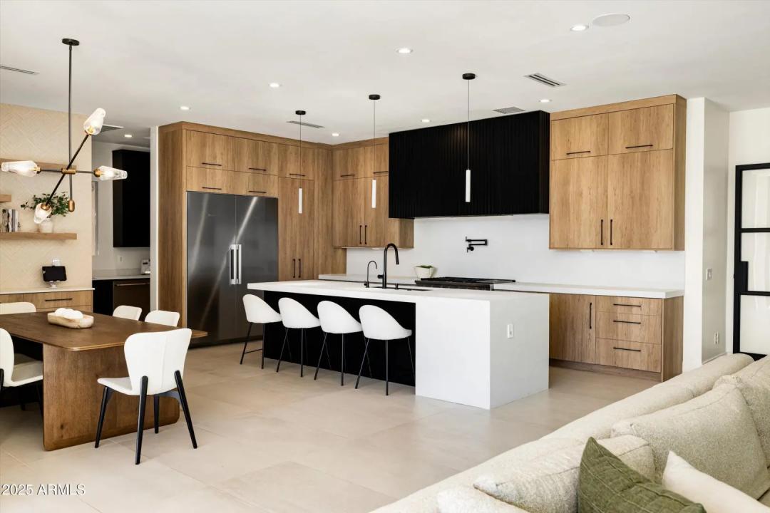 Real Estate Picture 19