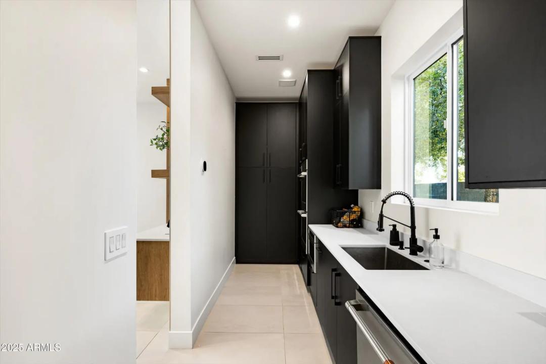 Real Estate Picture 21