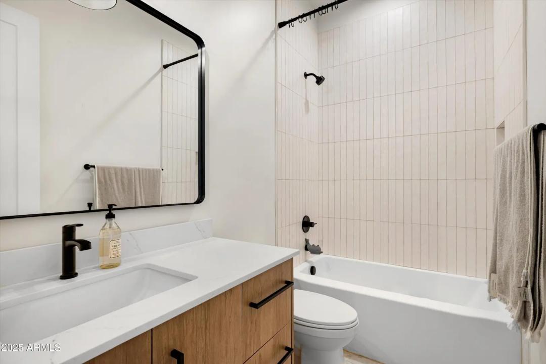 Real Estate Picture 33