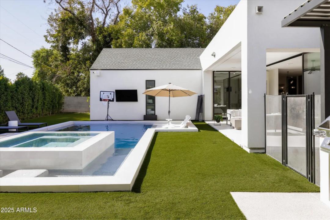 Real Estate Picture 48