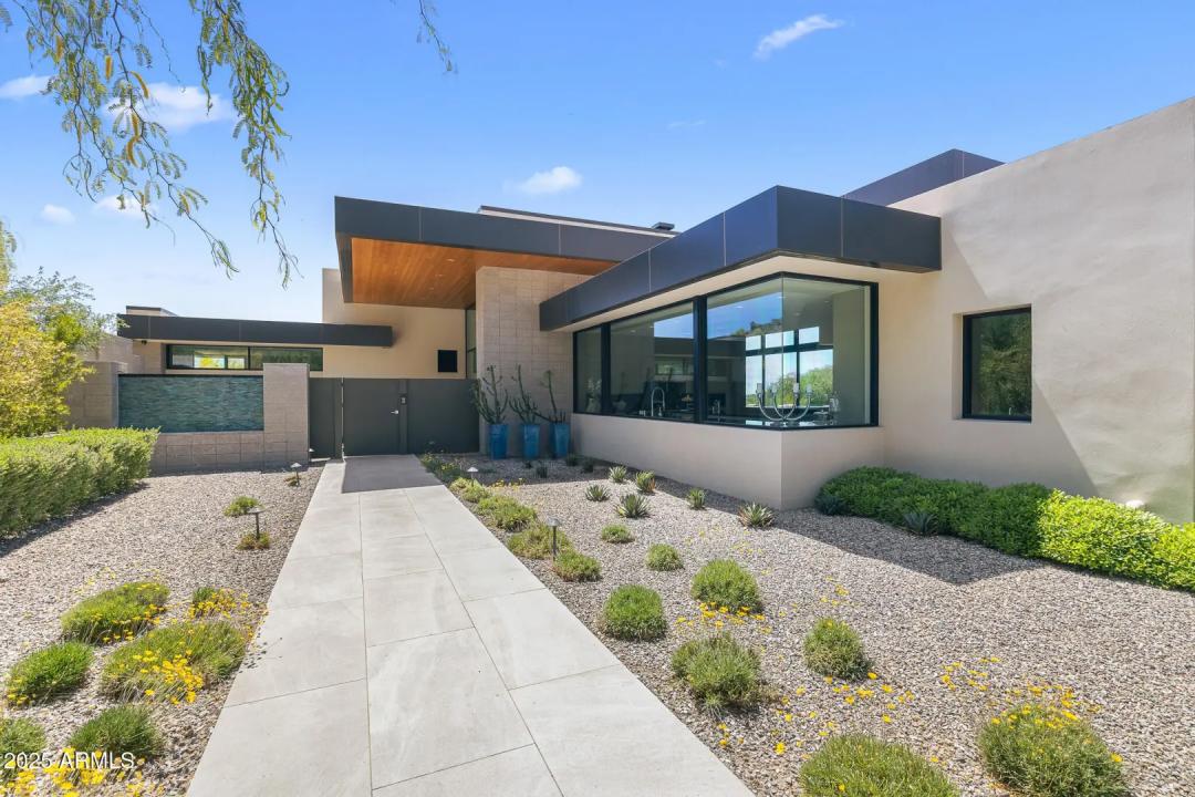 Real Estate Picture 6