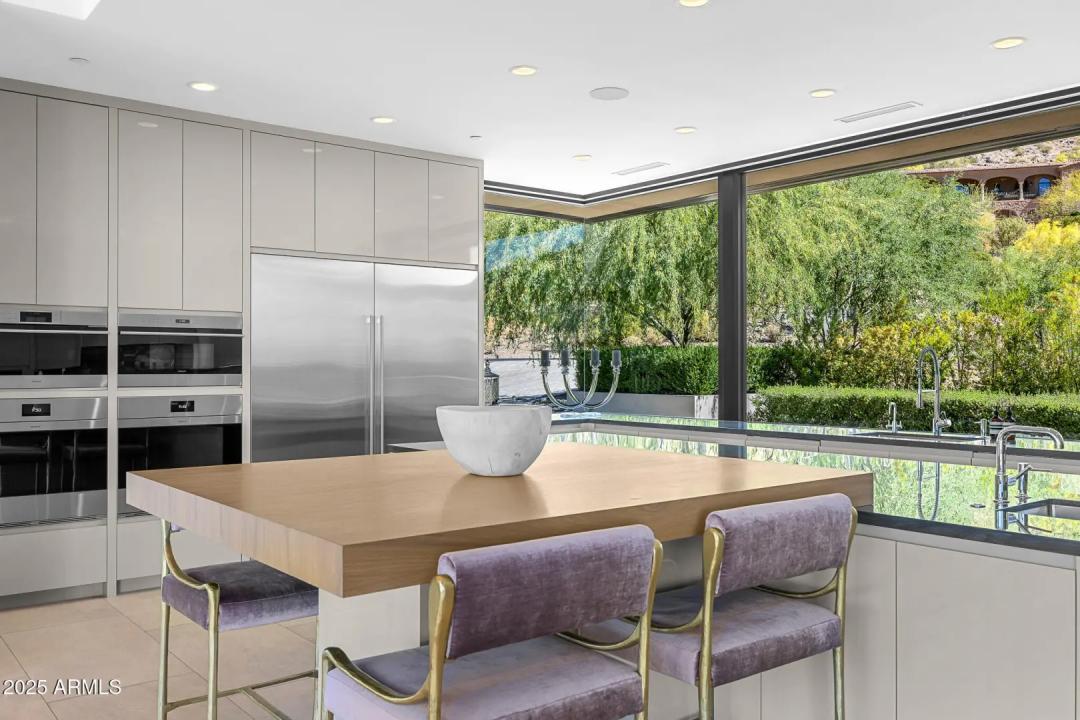 Real Estate Picture 14