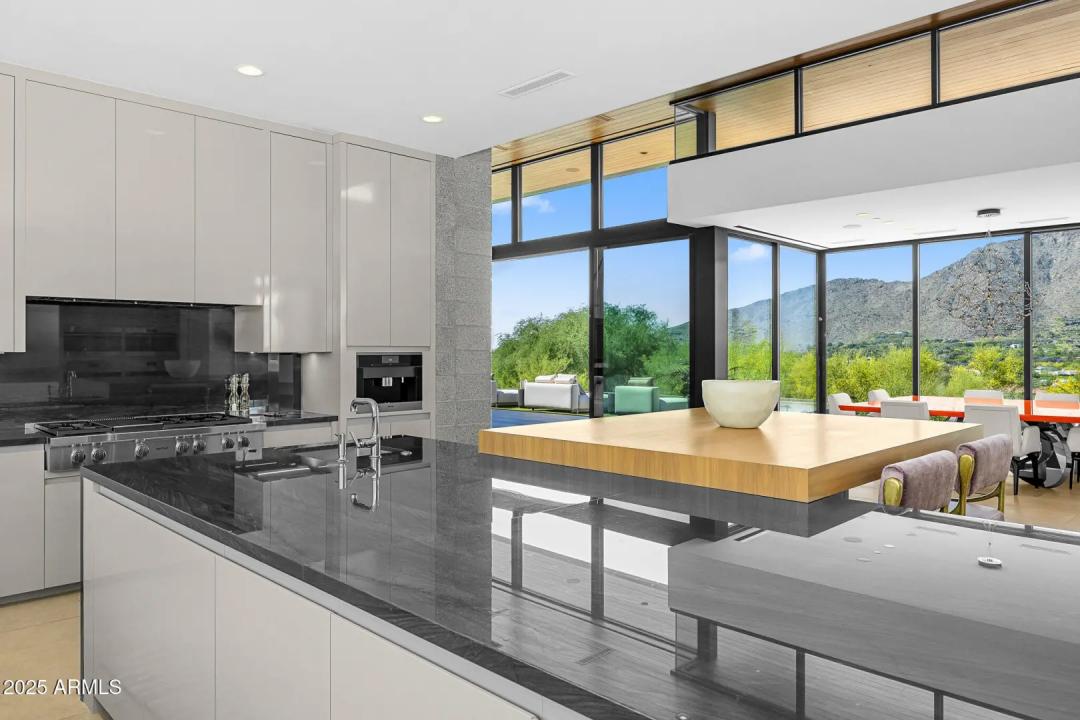 Real Estate Picture 15
